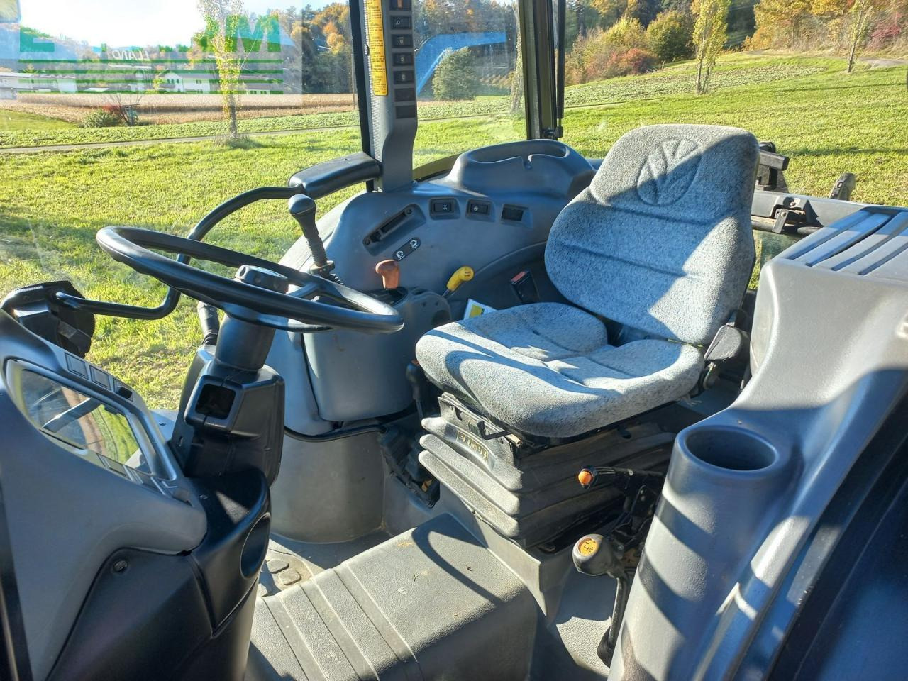 New Holland tn-d 70 a D - Tracteur agricole: photos 4 New Holland tn-d 70 a D - Tracteur agricole: photos 4