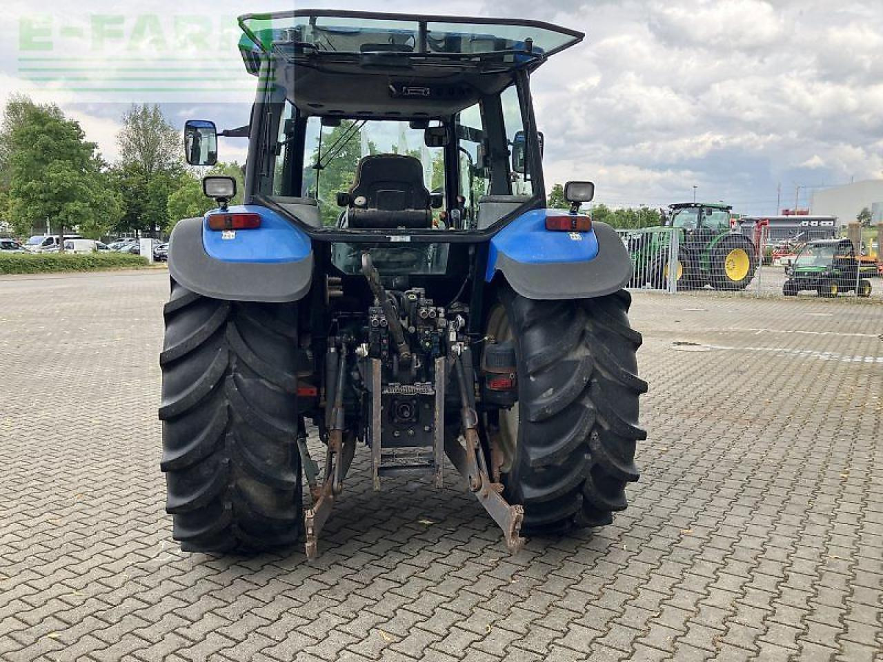 New Holland ts 115 - Tracteur agricole: photos 4 New Holland ts 115 - Tracteur agricole: photos 4