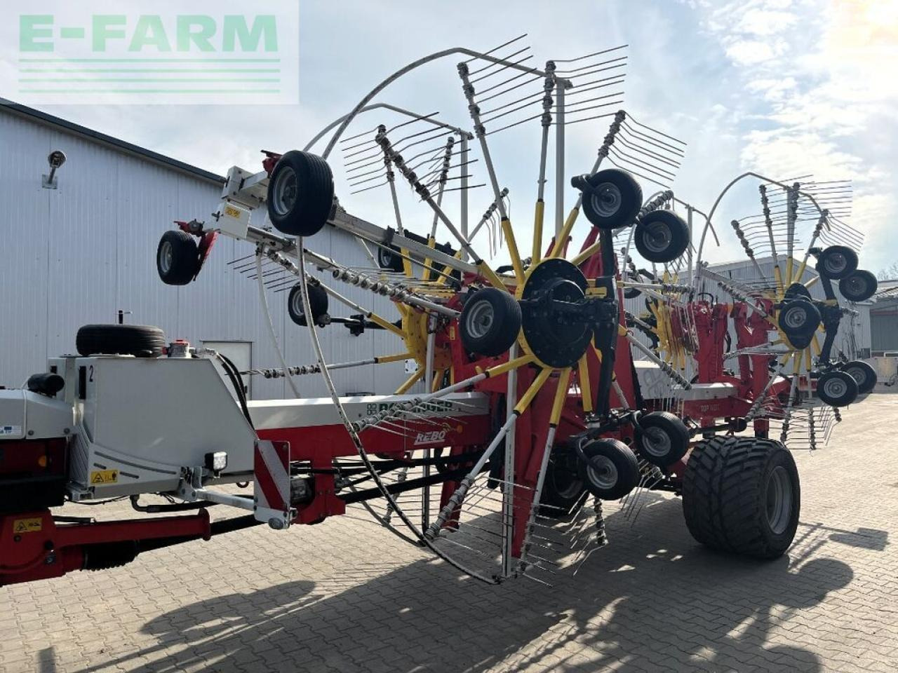 Pöttinger top 1403 c - Faneuse: photos 2 Pöttinger top 1403 c - Faneuse: photos 2