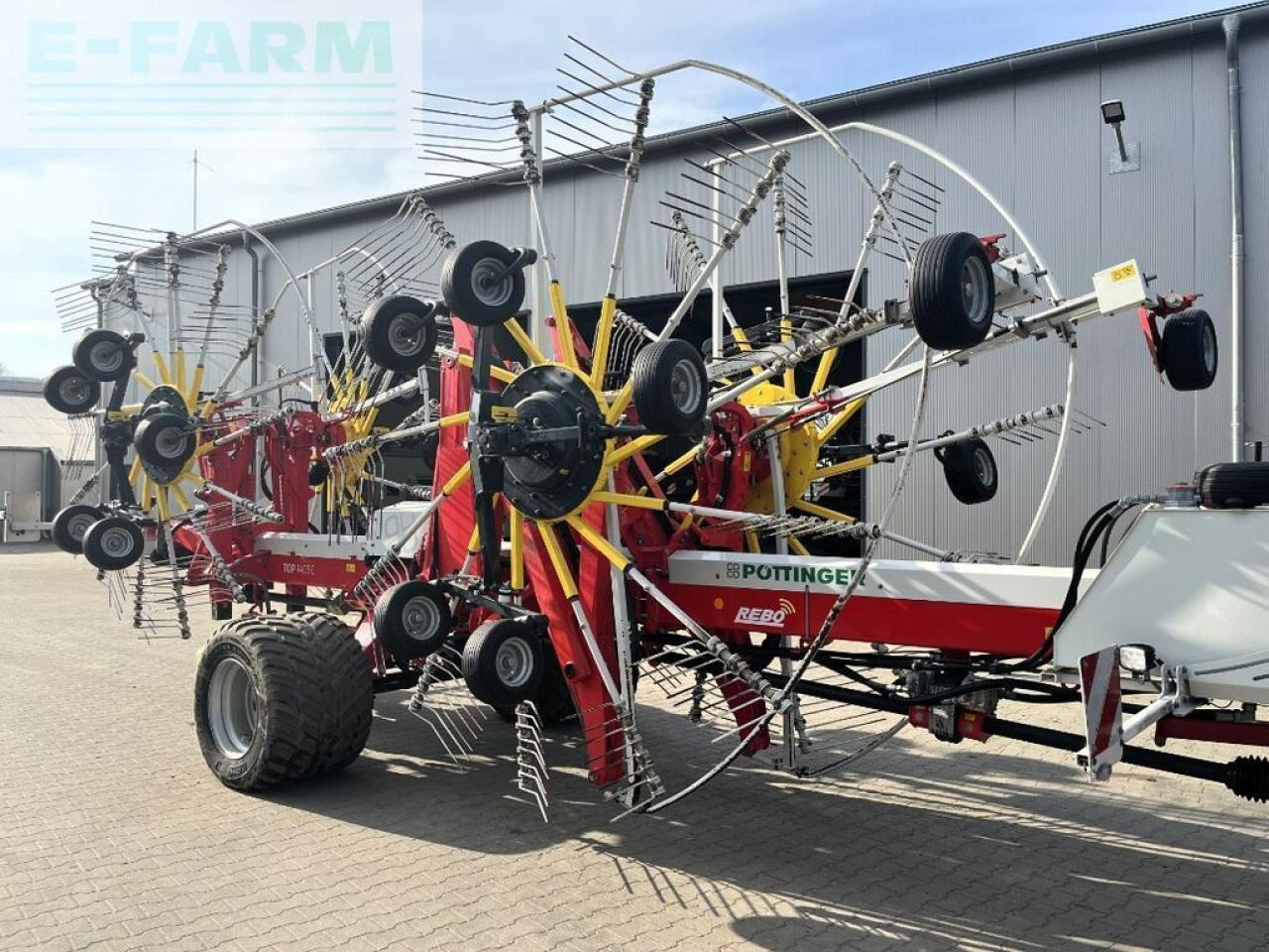 Pöttinger top 1403 c - Faneuse: photos 1 Pöttinger top 1403 c - Faneuse: photos 1