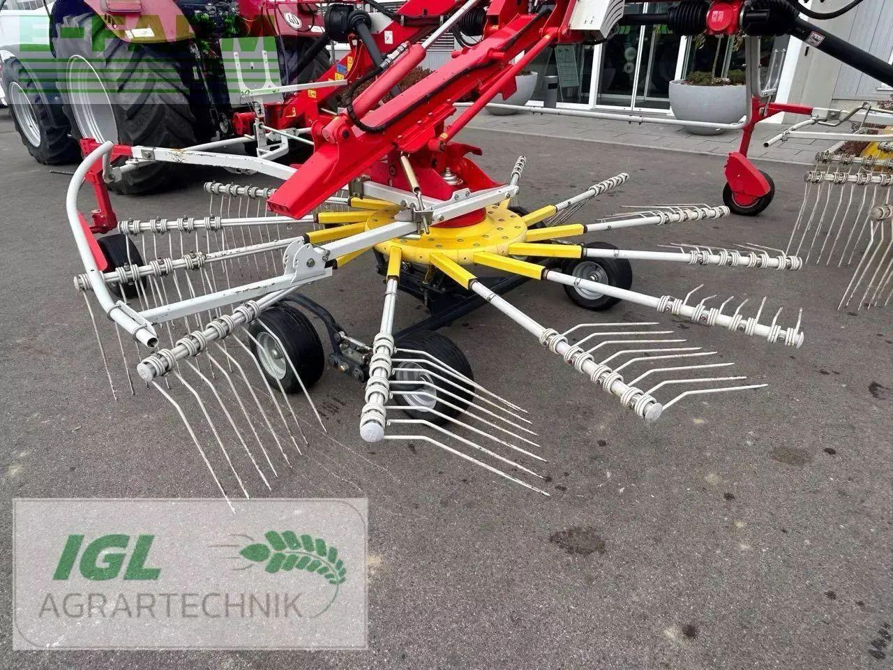 Pöttinger top 722 - Faneuse: photos 3 Pöttinger top 722 - Faneuse: photos 3