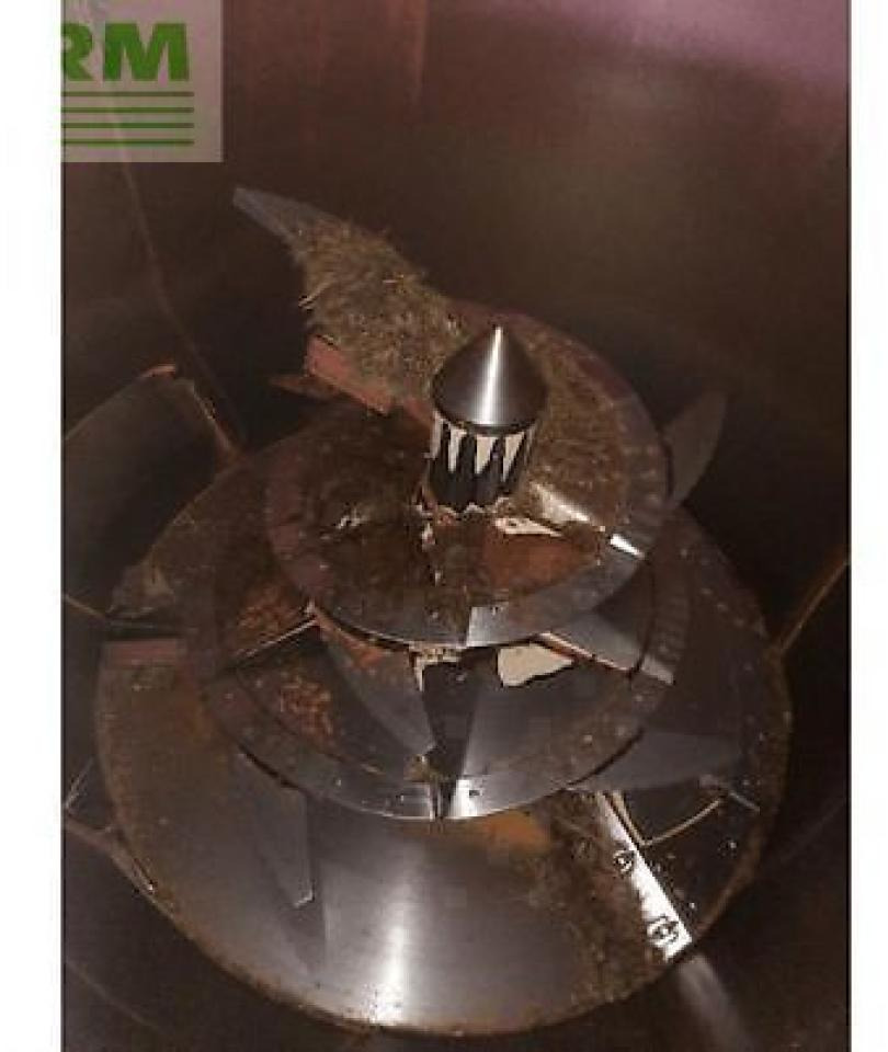 Strautmann vertimix 1401 - Matériel d'élevage: photos 5 Strautmann vertimix 1401 - Matériel d'élevage: photos 5