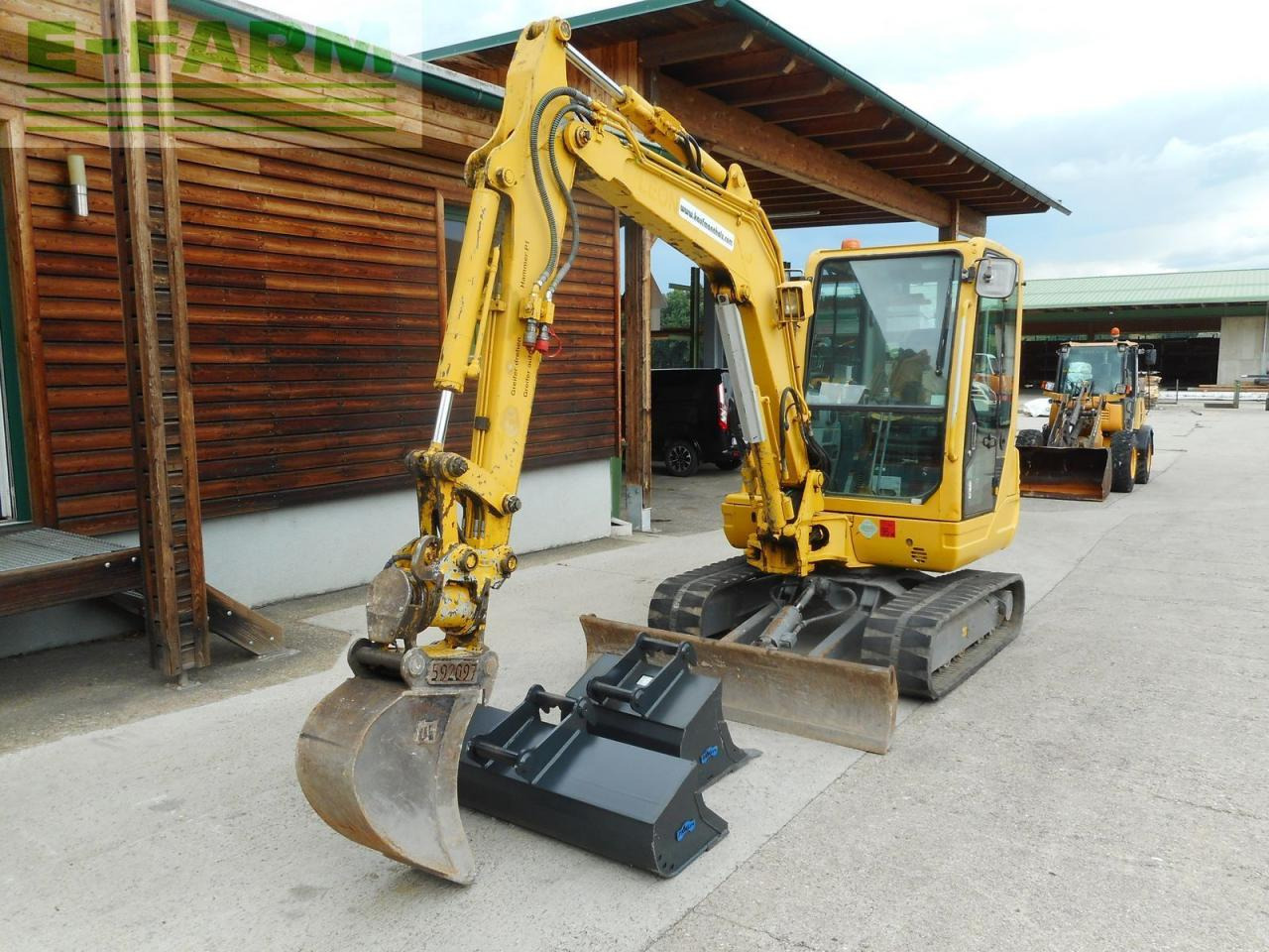 Takeuchi tb 235 ( 3.605kg ) powertilt + hydr. sw - Mini pelle: photos 2 Takeuchi tb 235 ( 3.605kg ) powertilt + hydr. sw - Mini pelle: photos 2