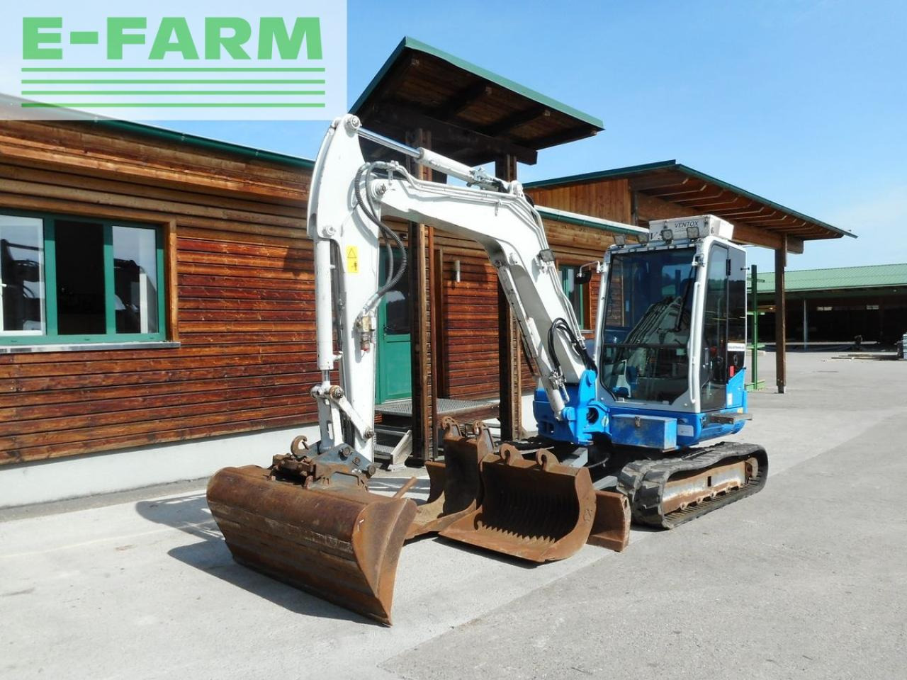 Takeuchi tb 260 ( 5.735kg ) hydr. sw + 3 löffel - Mini pelle: photos 2 Takeuchi tb 260 ( 5.735kg ) hydr. sw + 3 löffel - Mini pelle: photos 2