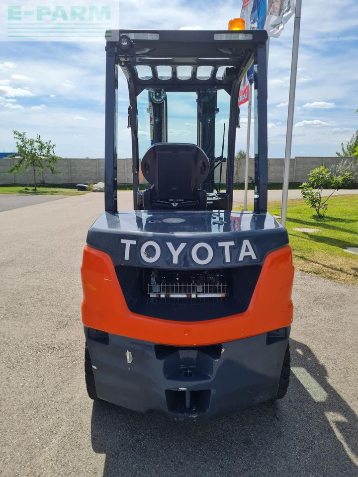 Toyota 52-8fdf30 - Chariot élévateur: photos 4 Toyota 52-8fdf30 - Chariot élévateur: photos 4
