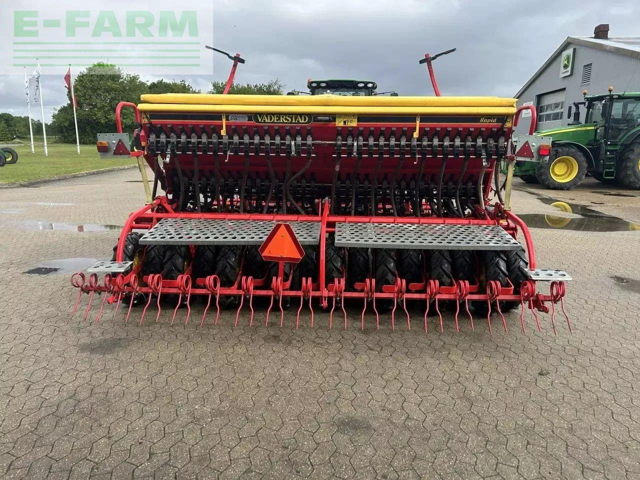 Väderstad rapid 400c - Combiné de semis: photos 2 Väderstad rapid 400c - Combiné de semis: photos 2