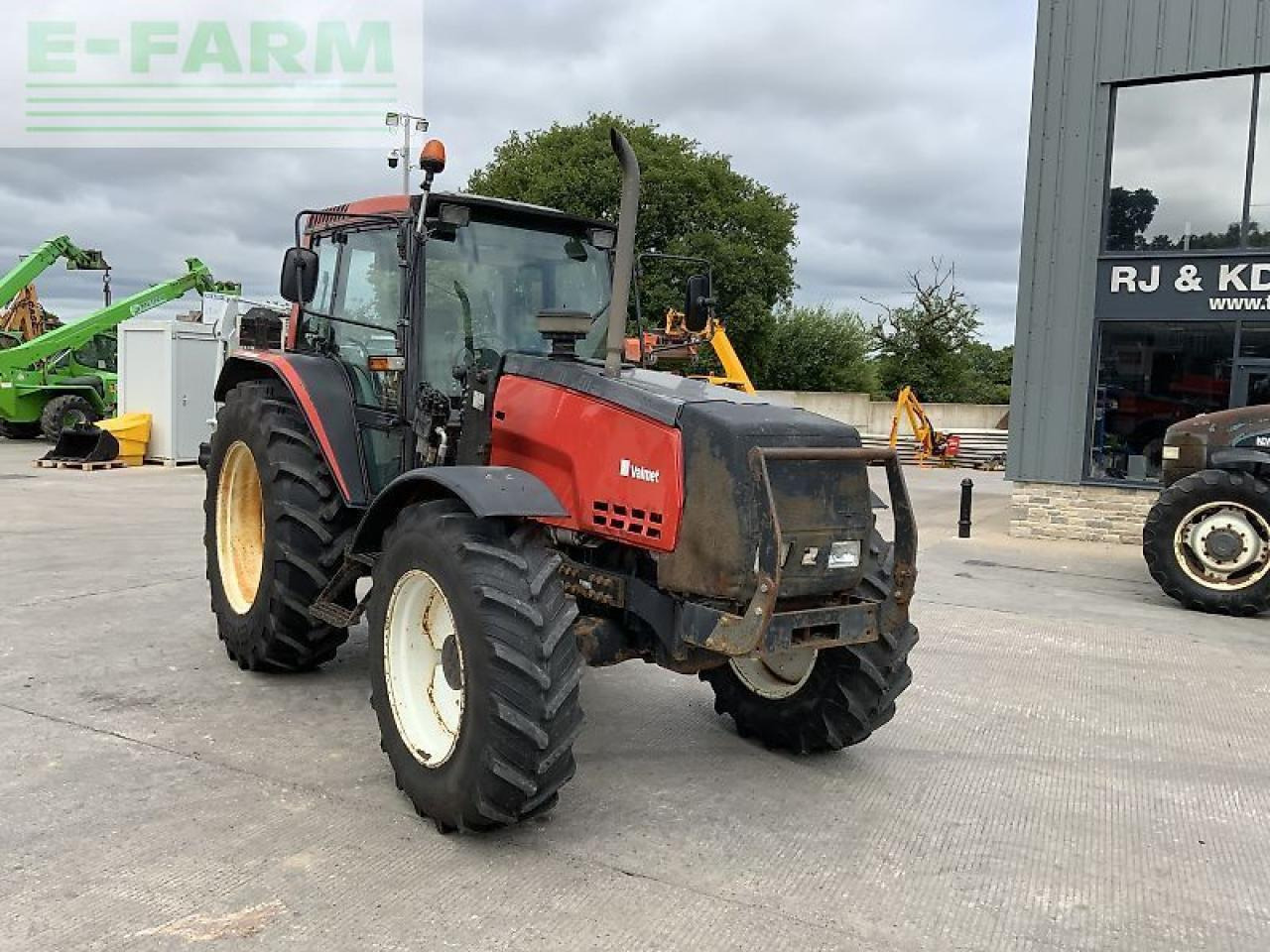 Valmet 8100 twin track reverse drive tractor - Tracteur agricole: photos 2 Valmet 8100 twin track reverse drive tractor - Tracteur agricole: photos 2