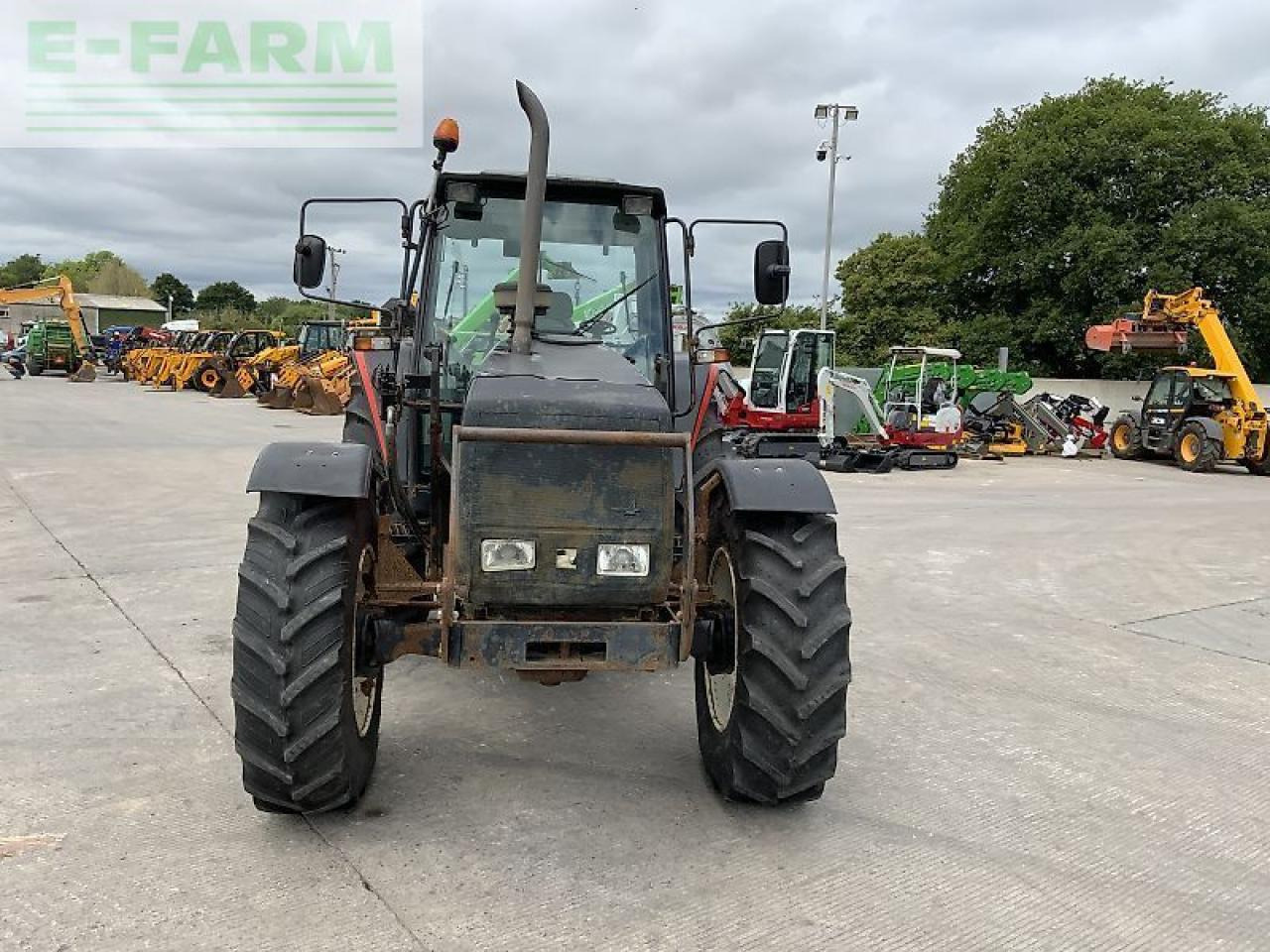 Valmet 8100 twin track reverse drive tractor - Tracteur agricole: photos 3 Valmet 8100 twin track reverse drive tractor - Tracteur agricole: photos 3