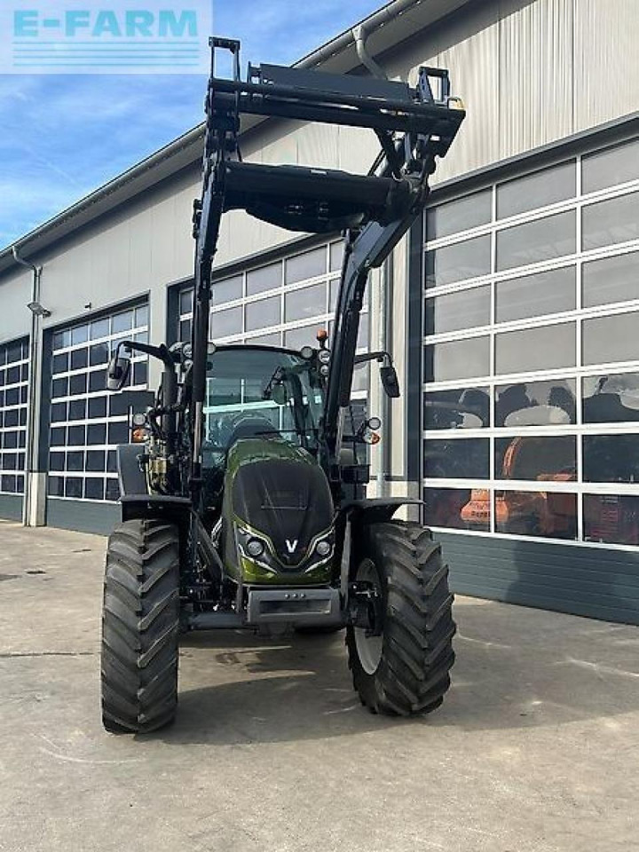 Valtra a105 mit frontlader - Tracteur agricole: photos 1 Valtra a105 mit frontlader - Tracteur agricole: photos 1