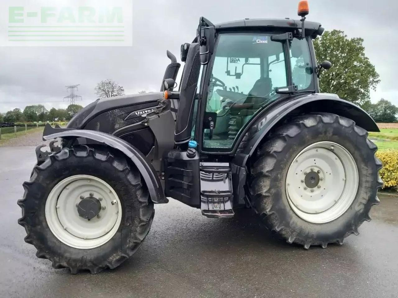 Valtra n 134 hitech HiTech - Tracteur agricole: photos 3 Valtra n 134 hitech HiTech - Tracteur agricole: photos 3