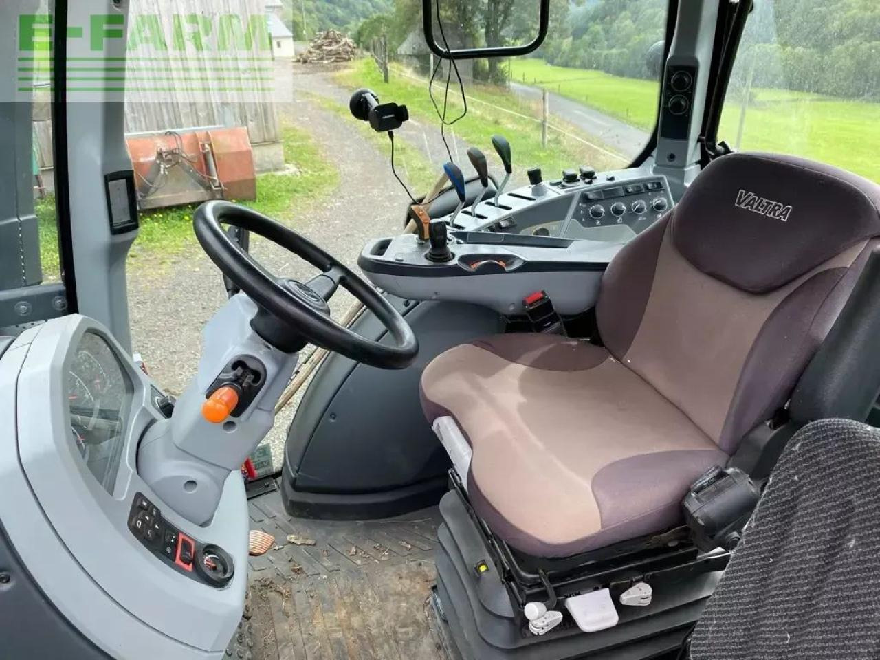 Tracteur agricole Valtra n134 hitech HiTech: photos 8