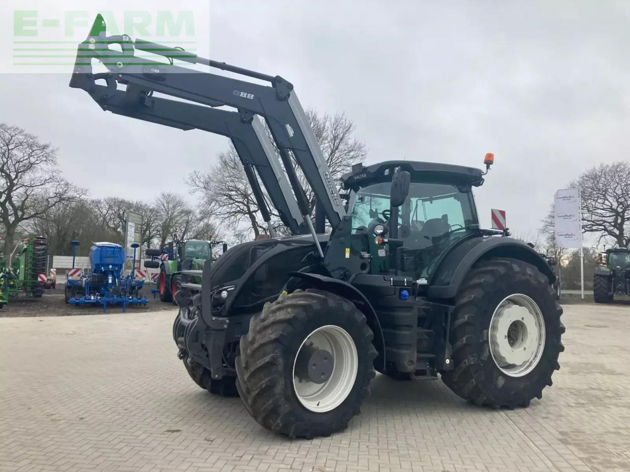 Valtra s374 smarttouch - Tracteur agricole: photos 2 Valtra s374 smarttouch - Tracteur agricole: photos 2