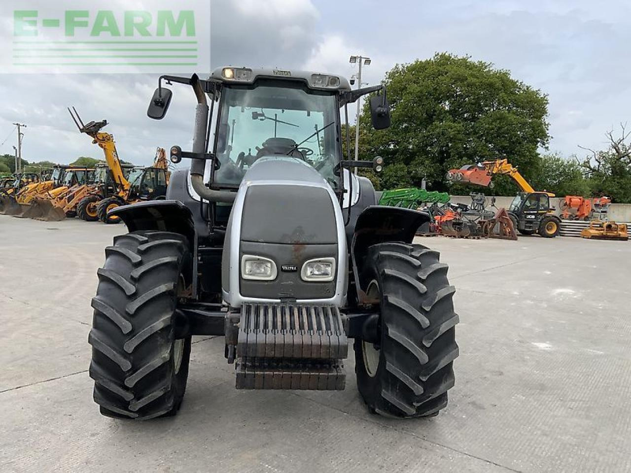 Valtra t160 twin track reverse drive tractor (st23284) - Tracteur agricole: photos 3 Valtra t160 twin track reverse drive tractor (st23284) - Tracteur agricole: photos 3