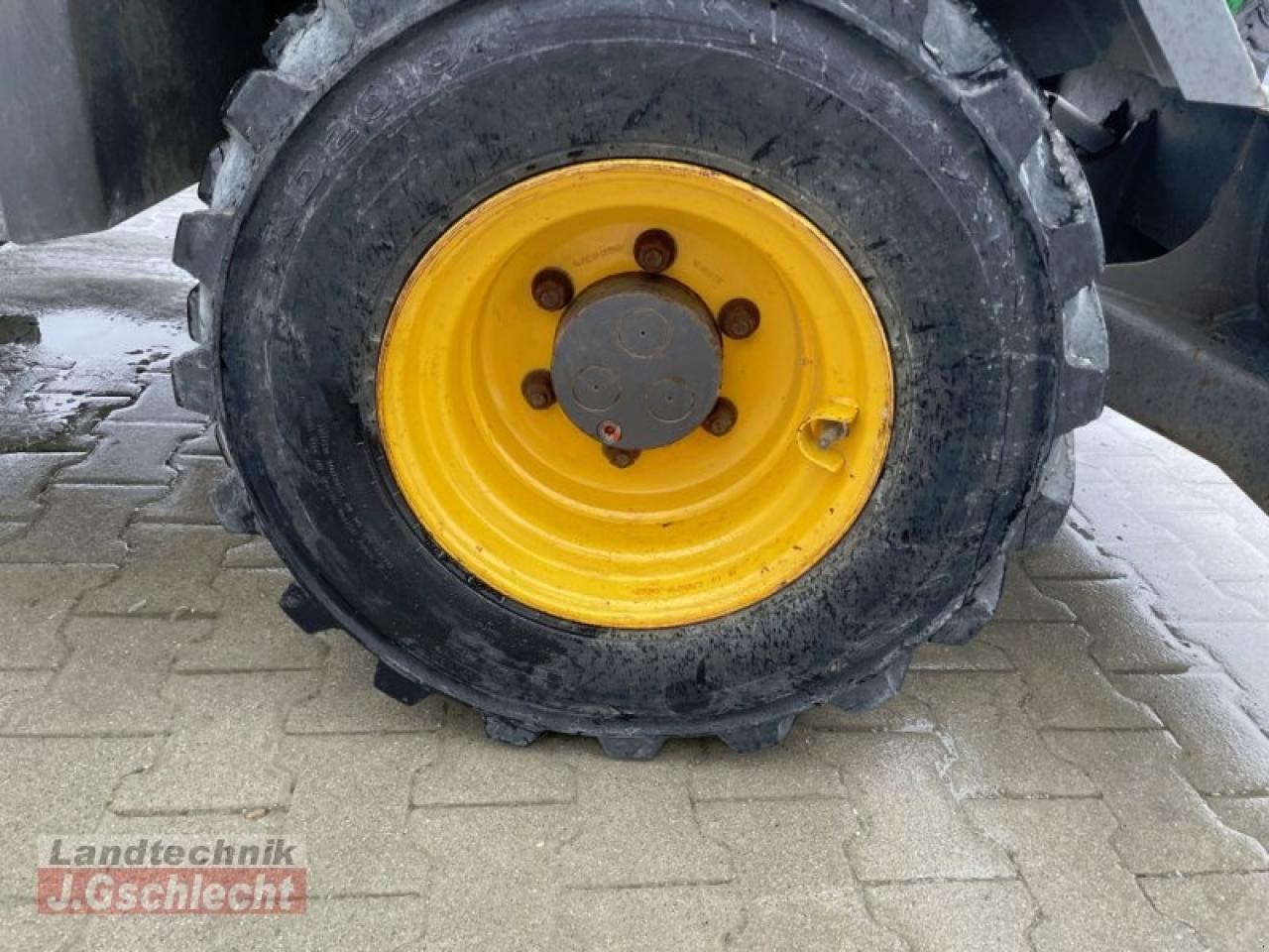 Volvo ew60 e 30 kmh - Pelle sur pneus: photos 5 Volvo ew60 e 30 kmh - Pelle sur pneus: photos 5