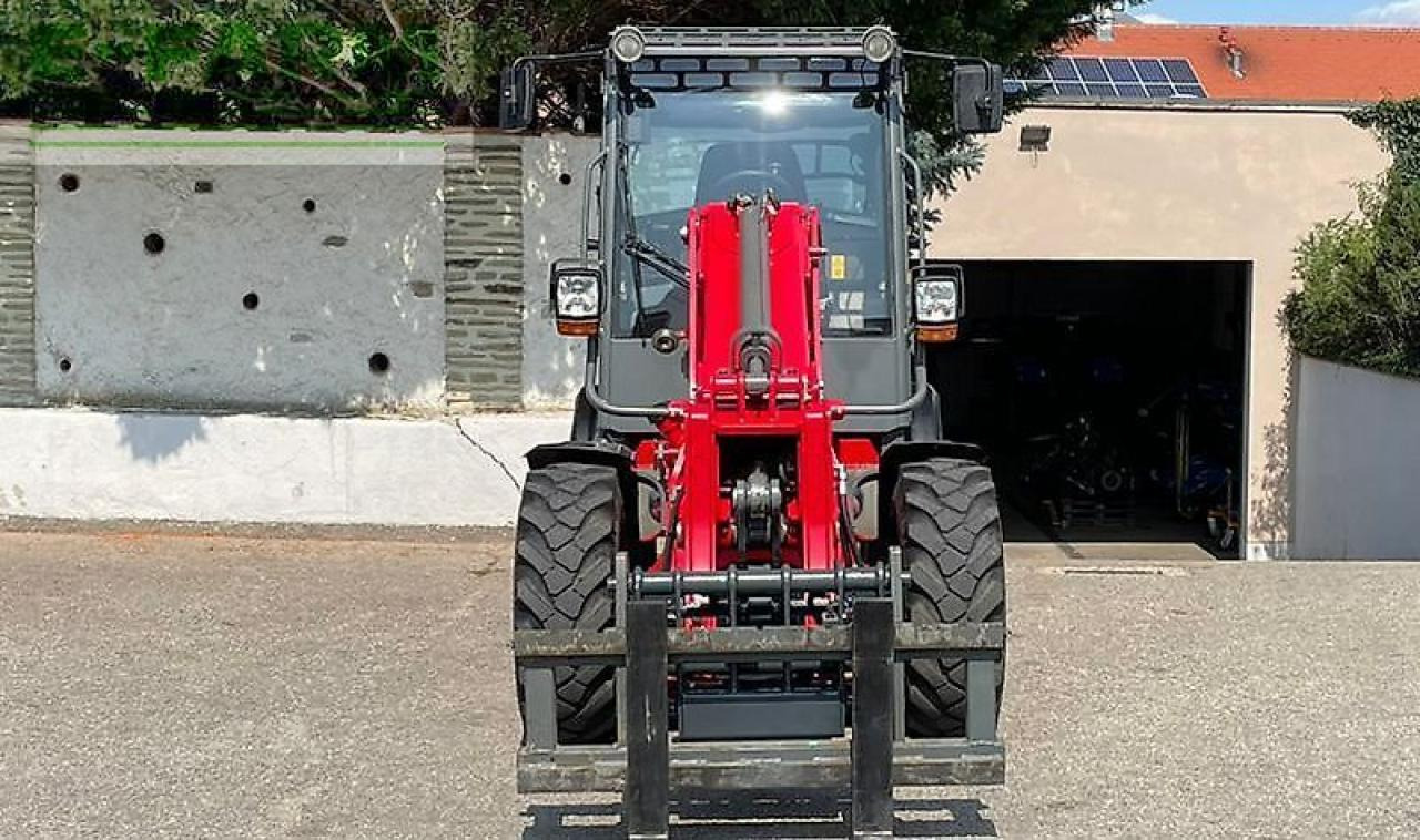 Weidemann 2070 cx80 t - Chargeuse sur pneus: photos 2 Weidemann 2070 cx80 t - Chargeuse sur pneus: photos 2
