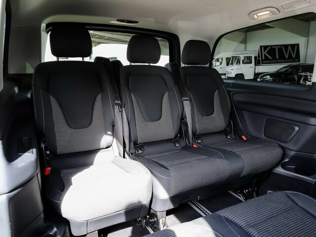 MERCEDES-BENZ EQV 300 lang,7Sitze,2xKlima,2xSchiebetür el.,LED - Transport de personnes, Utilitaire électrique: photos 4 MERCEDES-BENZ EQV 300 lang,7Sitze,2xKlima,2xSchiebetür el.,LED - Transport de personnes, Utilitaire électrique: photos 4