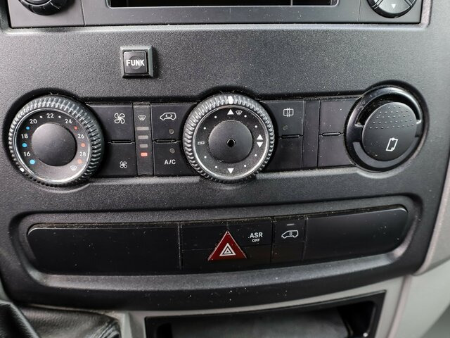 Utilitaire rideaux coulissants (PLSC), Utilitaire double cabine MERCEDES-BENZ Sprinter 316CDI DOKA,Allrad,Klima: photos 9