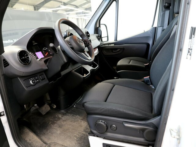 MERCEDES-BENZ Sprinter 319CDI DOKA,Allrad,Automatik,LED - Utilitaire rideaux coulissants (PLSC), Utilitaire double cabine: photos 2 MERCEDES-BENZ Sprinter 319CDI DOKA,Allrad,Automatik,LED - Utilitaire rideaux coulissants (PLSC), Utilitaire double cabine: photos 2