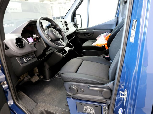 MERCEDES-BENZ Sprinter 319CDI DOKA,Allrad,Automatik,MBUX - Utilitaire plateau, Utilitaire double cabine: photos 2 MERCEDES-BENZ Sprinter 319CDI DOKA,Allrad,Automatik,MBUX - Utilitaire plateau, Utilitaire double cabine: photos 2