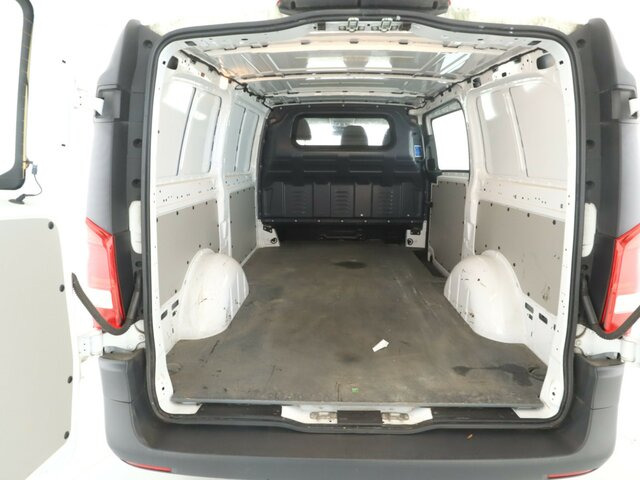 Fourgonnette, Utilitaire électrique MERCEDES-BENZ eVito 111 KA,lang,3 Sitzer,Heckflügeltüren...: photos 12