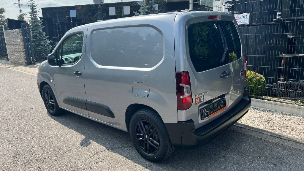 Citroën Berlingo 1.5 Blue HDI, Kasten, 8 Reifen, Klima - Fourgon grand volume: photos 5 Citroën Berlingo 1.5 Blue HDI, Kasten, 8 Reifen, Klima - Fourgon grand volume: photos 5