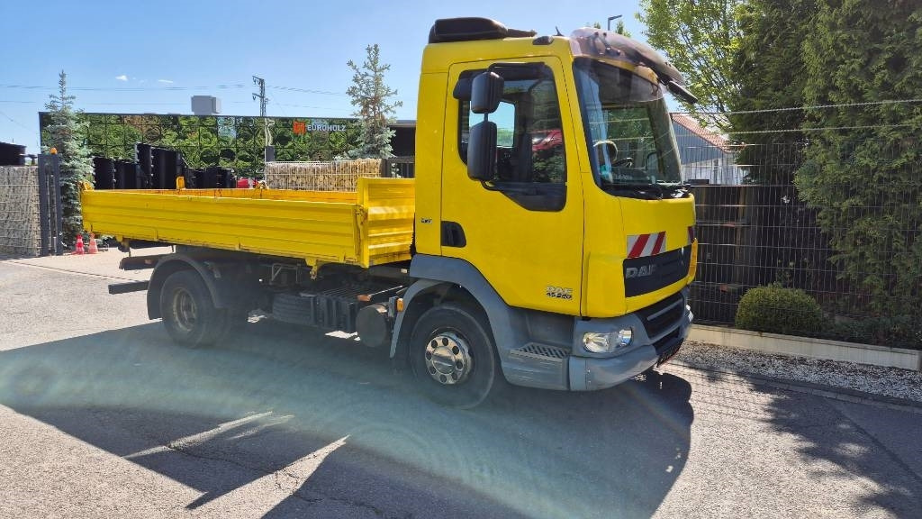 DAF Lkw 3-Seiten-Kipper Meiller 45.220, 2 x AHK, Servo - Camion benne: photos 2 DAF Lkw 3-Seiten-Kipper Meiller 45.220, 2 x AHK, Servo - Camion benne: photos 2