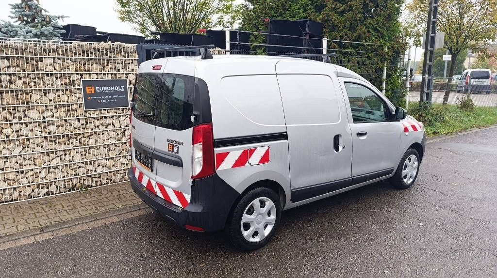 Dacia Dokker Transporter, Kastenwagen, Werkstattschränke - Fourgonnette: photos 3 Dacia Dokker Transporter, Kastenwagen, Werkstattschränke - Fourgonnette: photos 3