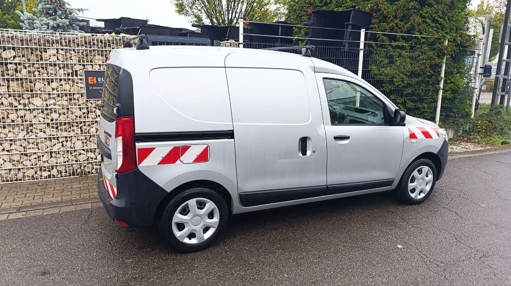 Dacia Dokker Transporter, Kastenwagen, Werkstattschränke - Fourgonnette: photos 4 Dacia Dokker Transporter, Kastenwagen, Werkstattschränke - Fourgonnette: photos 4