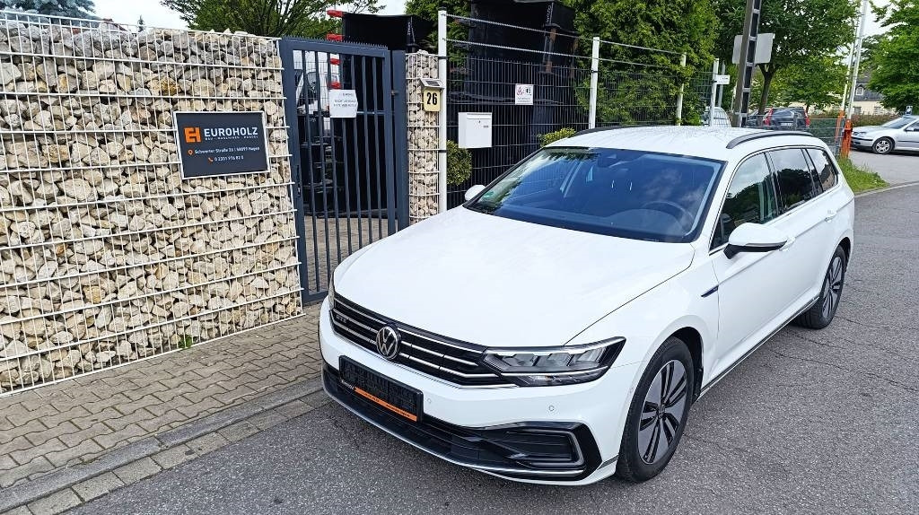 Voiture Volkswagen Passat GTE 1.4 Plug-In-Hybrid, Batterie neu, Navi: photos 1