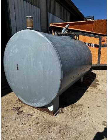 Big 5000l Dieseltankstelle, doppelwandig - Réservoir de carburant: photos 3 Big 5000l Dieseltankstelle, doppelwandig - Réservoir de carburant: photos 3