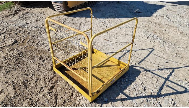 Big Sicherheits-Arbeitskorb - Remorque porte-conteneur/ Caisse mobile: photos 1 Big Sicherheits-Arbeitskorb - Remorque porte-conteneur/ Caisse mobile: photos 1