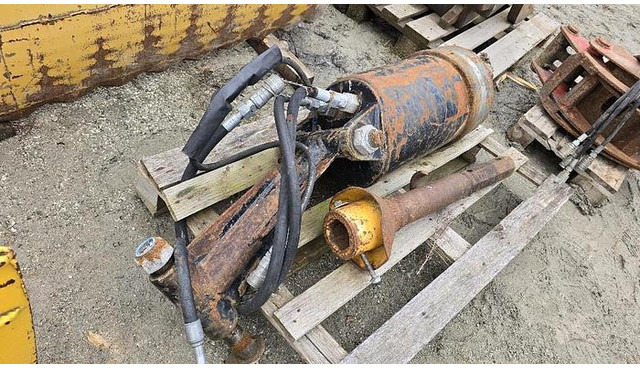 Erdbohrer passend zu 8 - 22 t Bagger - Engins de chantier: photos 1 Erdbohrer passend zu 8 - 22 t Bagger - Engins de chantier: photos 1