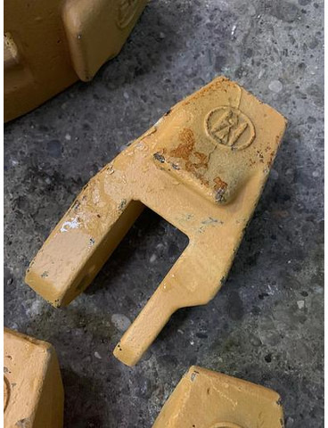 Ersatzzahn klein passend zu Hammer RH25 Abbruchpulverisierer - Marteau hydraulique: photos 1 Ersatzzahn klein passend zu Hammer RH25 Abbruchpulverisierer - Marteau hydraulique: photos 1