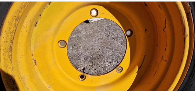 Crédit-bail de Pirelli 480/70R24 Reifen Pirelli 480/70R24 Reifen: photos 7