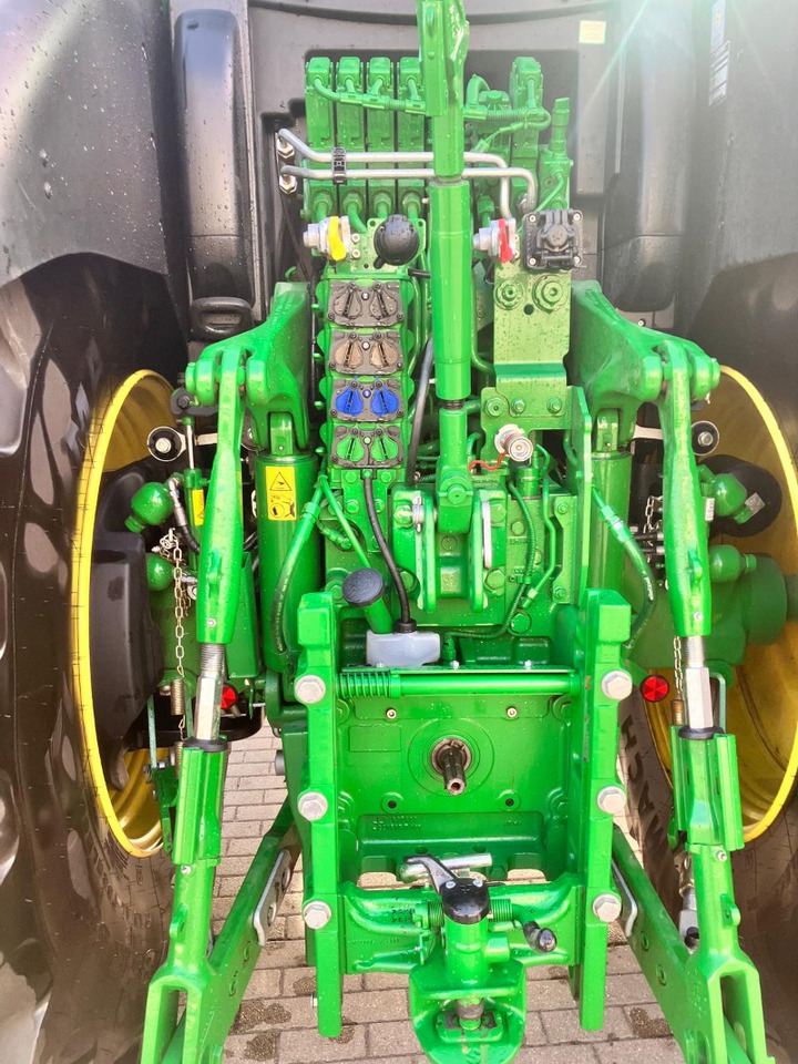 John Deere 6R 175 - Tracteur agricole: photos 4 John Deere 6R 175 - Tracteur agricole: photos 4
