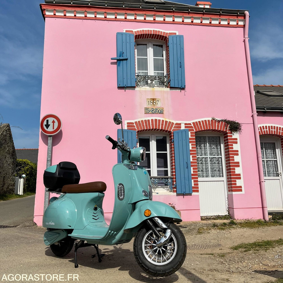 1 Scooter e-retro 50cc - Easy Watts - Motocyclette: photos 1 1 Scooter e-retro 50cc - Easy Watts - Motocyclette: photos 1