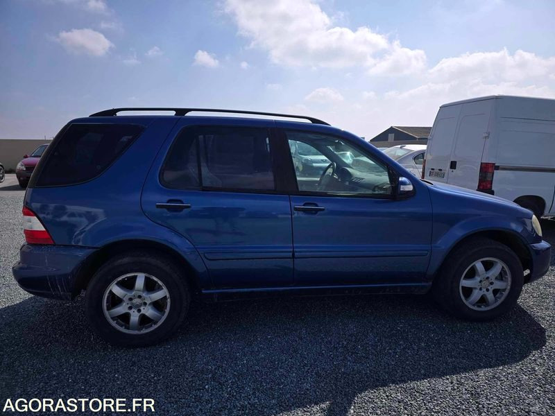 4X4 MERCEDES CLASSE ML 400 CDI BVA BI TURBO 4.00L 250 CH PEINTURE NEUVE - Voiture: photos 5 4X4 MERCEDES CLASSE ML 400 CDI BVA BI TURBO 4.00L 250 CH PEINTURE NEUVE - Voiture: photos 5