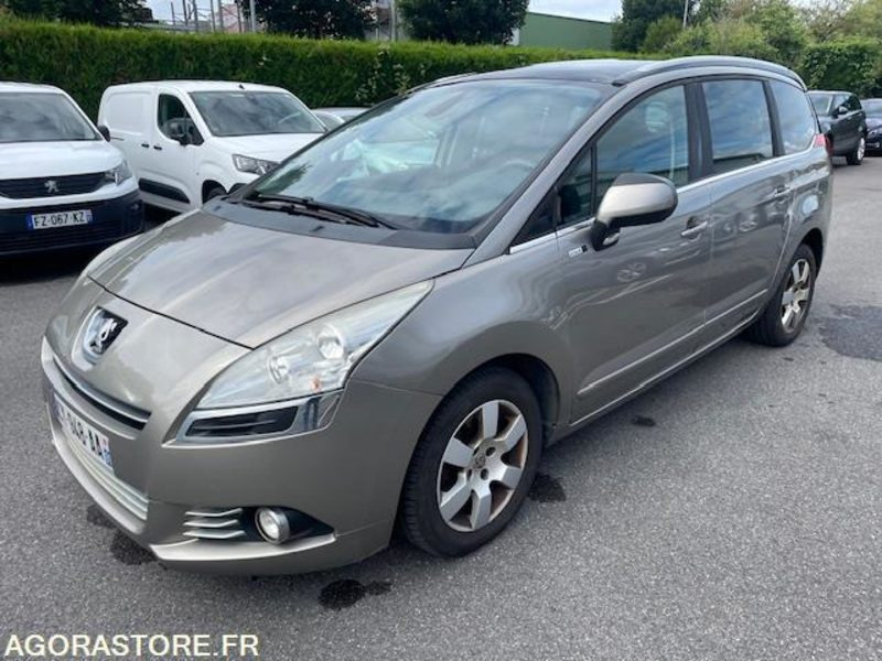 5008 STYLE 1.6 HDI 115cv 7PL- 08/2013/- 226500KM - Voiture: photos 1 5008 STYLE 1.6 HDI 115cv 7PL- 08/2013/- 226500KM - Voiture: photos 1