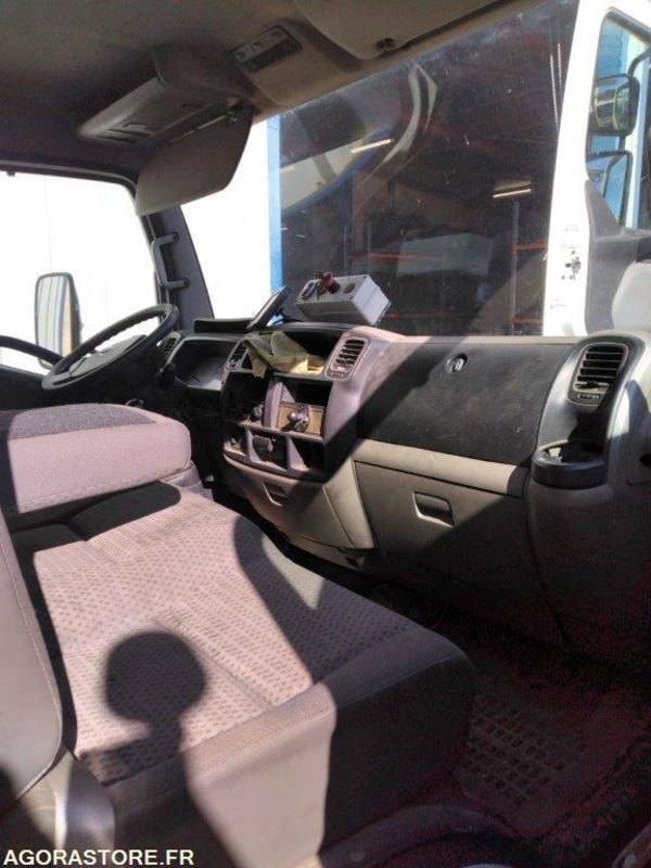 BA-885-GW MICRO BENNE NISSAN CABSTAR 203336 kms 2007 - Utilitaire benne: photos 5 BA-885-GW MICRO BENNE NISSAN CABSTAR 203336 kms 2007 - Utilitaire benne: photos 5