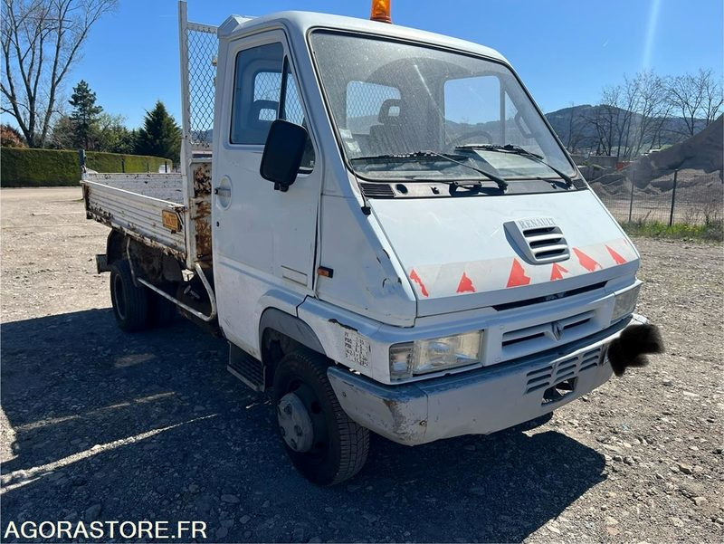 BENNE RENAULT B80 - 1995 - 125 800 KM - Utilitaire benne: photos 1 BENNE RENAULT B80 - 1995 - 125 800 KM - Utilitaire benne: photos 1