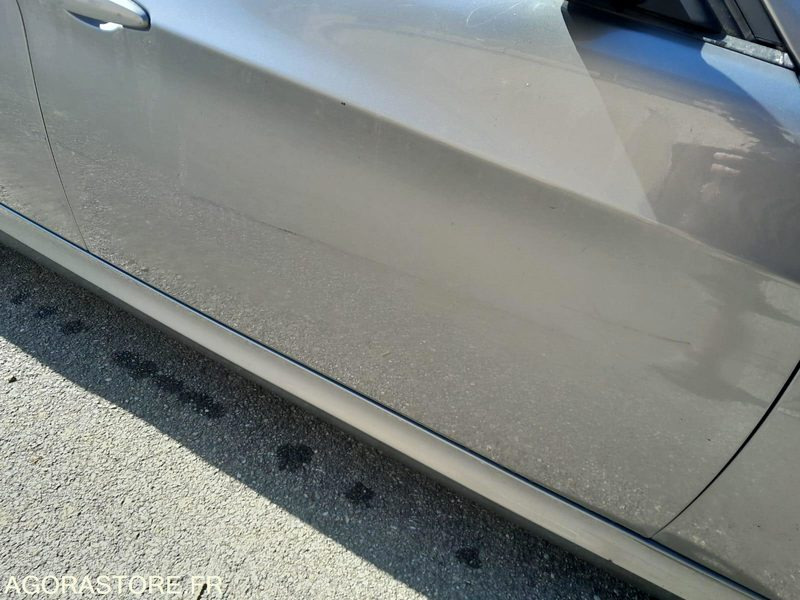 BMW 320 D TOURING - 2010 - 214562km - Voiture break: photos 5 BMW 320 D TOURING - 2010 - 214562km - Voiture break: photos 5