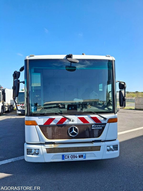 BOM Mercedes Econic 243135 kms 2013 - Benne à ordures ménagères: photos 5 BOM Mercedes Econic 243135 kms 2013 - Benne à ordures ménagères: photos 5