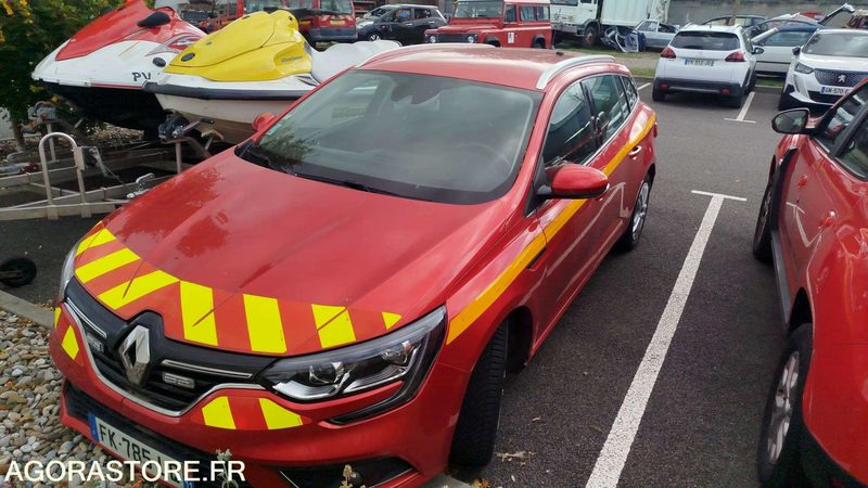BREAK Renault Mégane - 2019 - FK785LQ - Voiture break: photos 1 BREAK Renault Mégane - 2019 - FK785LQ - Voiture break: photos 1
