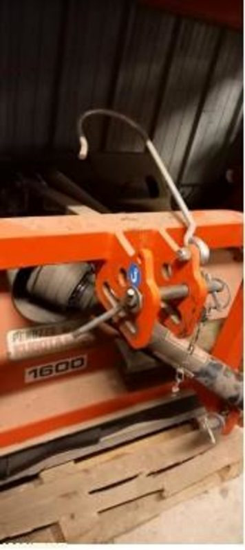 Broyeur Kubota 1600 - Matériel de jardinage: photos 4 Broyeur Kubota 1600 - Matériel de jardinage: photos 4