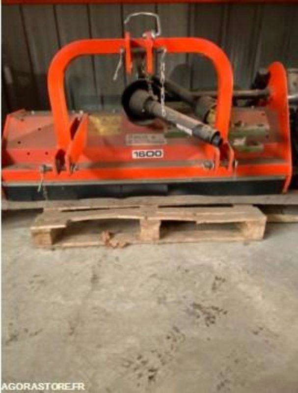 Broyeur Kubota 1600 - Matériel de jardinage: photos 3 Broyeur Kubota 1600 - Matériel de jardinage: photos 3