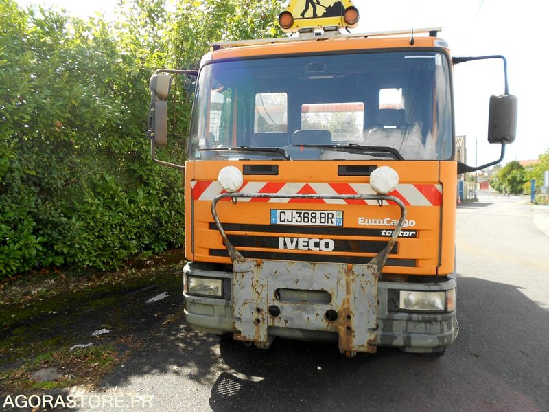 CAMION IVECO - Camion plateau: photos 1 CAMION IVECO - Camion plateau: photos 1
