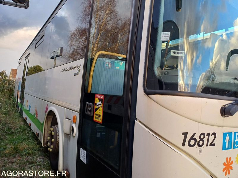 CAR IVECO CROSSWAY -N°16812 -MEC 2010 / 511000KM AT-851-NN - Bus scolaire: photos 2 CAR IVECO CROSSWAY -N°16812 -MEC 2010 / 511000KM AT-851-NN - Bus scolaire: photos 2