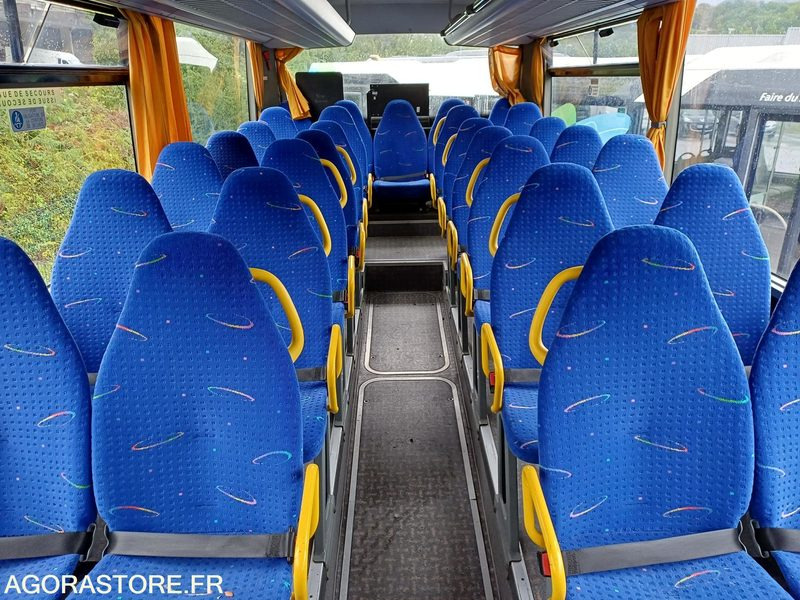 CAR MERCEDES INTOURO N° 11389 MEC 2010 / 400 000KM/ AJ-859-EH - Bus scolaire: photos 4 CAR MERCEDES INTOURO N° 11389 MEC 2010 / 400 000KM/ AJ-859-EH - Bus scolaire: photos 4