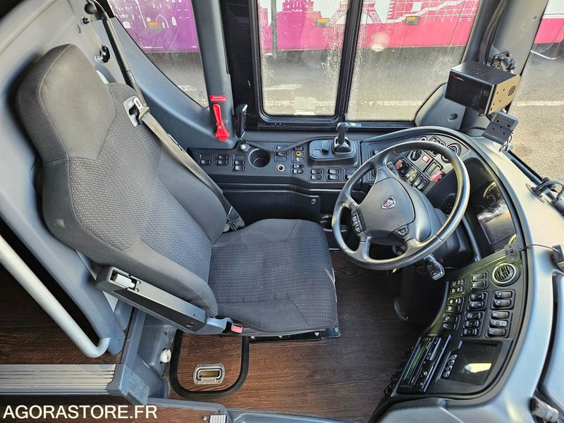 CAR SCANIA OMNIEXPRESS - DX066PZ - 2015 - 825143 KMS - 131 - Autocar: photos 5 CAR SCANIA OMNIEXPRESS - DX066PZ - 2015 - 825143 KMS - 131 - Autocar: photos 5
