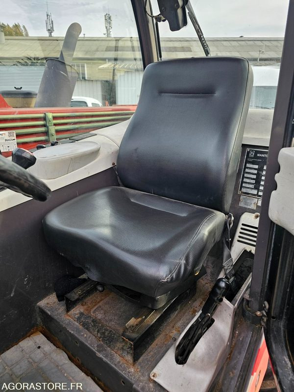 CHARIOT ELECATEUR MANITOU MT732 - 2004 - 5207H - Chariot élévateur diesel: photos 5 CHARIOT ELECATEUR MANITOU MT732 - 2004 - 5207H - Chariot élévateur diesel: photos 5